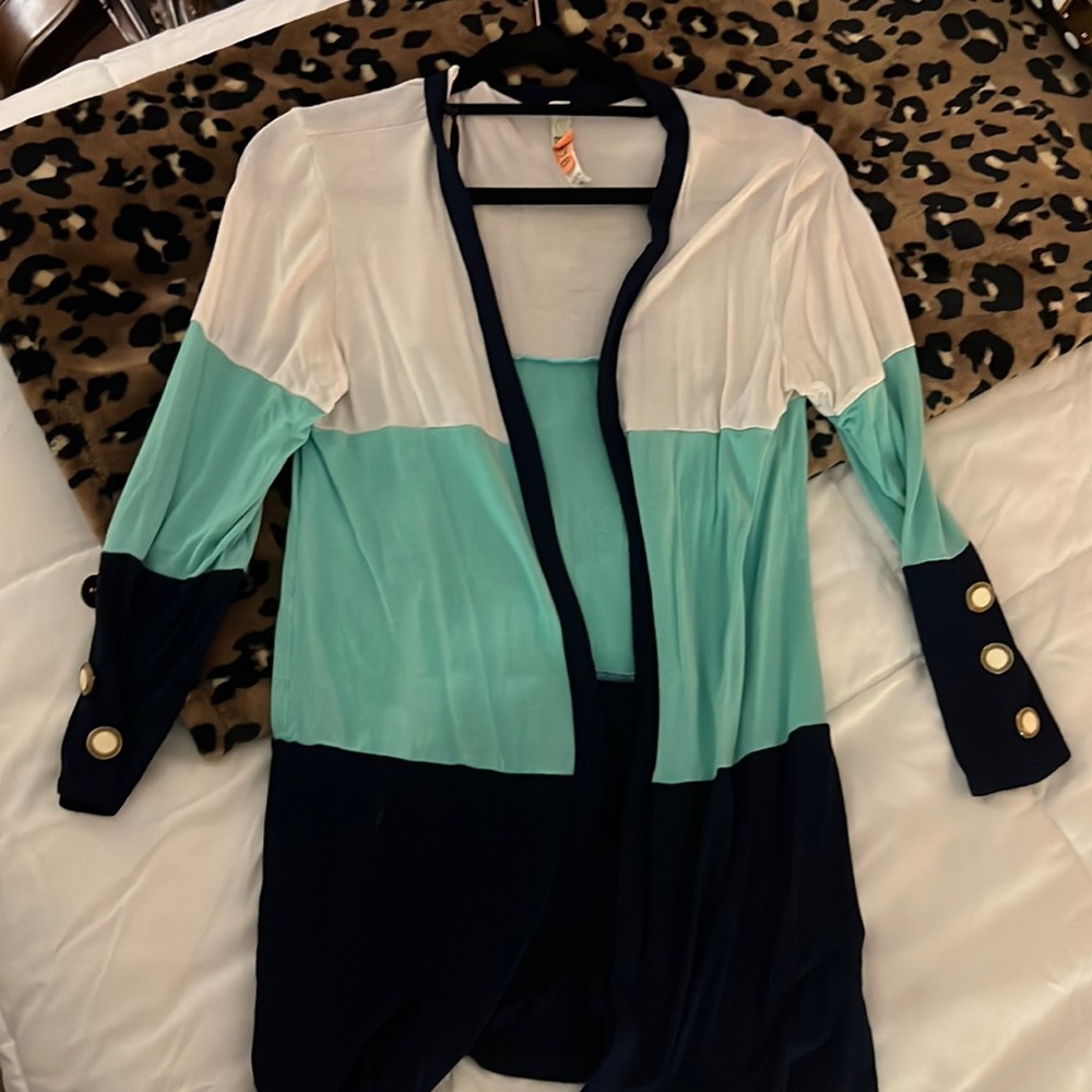 Medium button sleeve cardigan